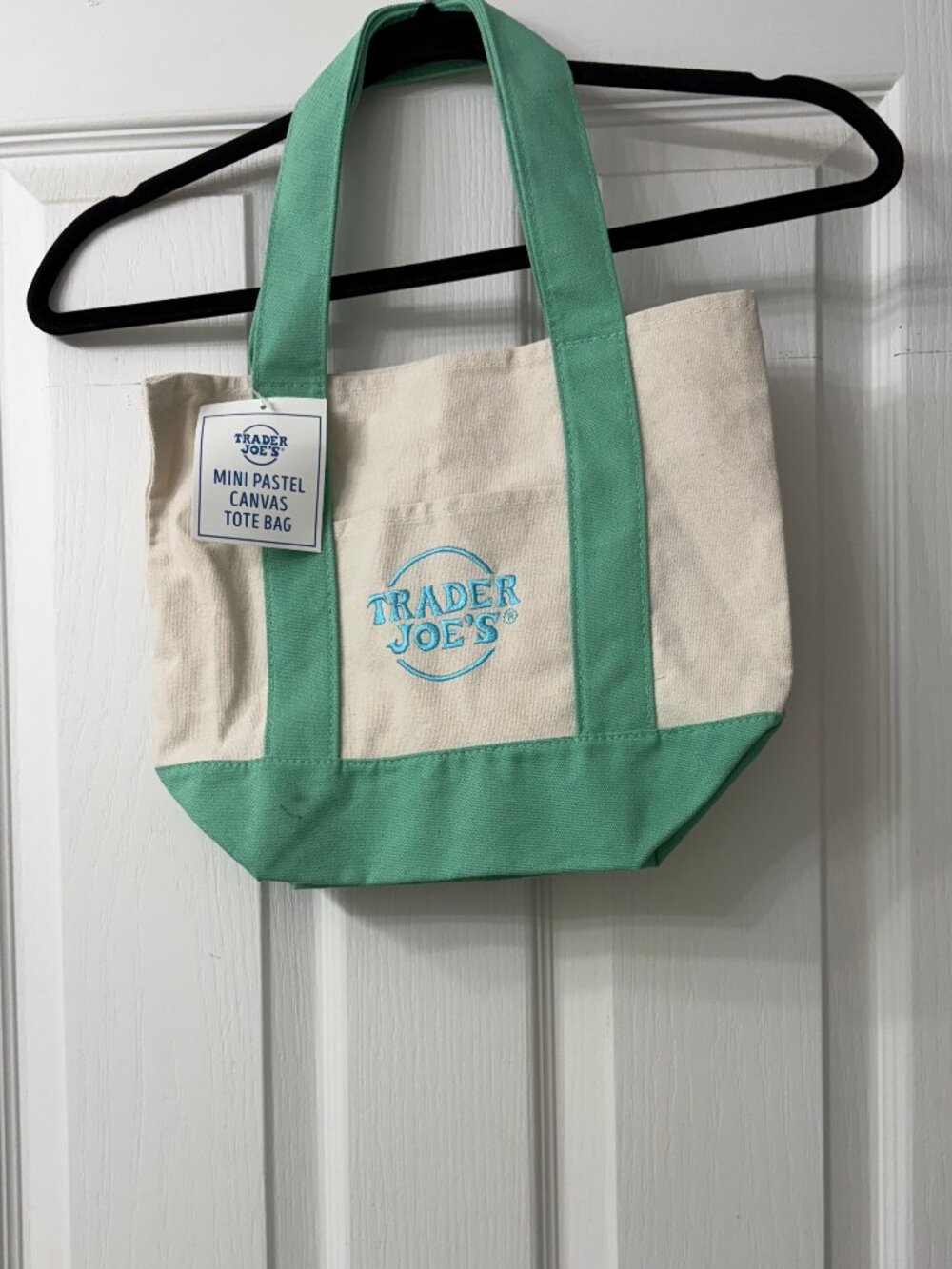 Trader Joe’s Limited Edition Green & Cream Canvas Tote Bag NWT